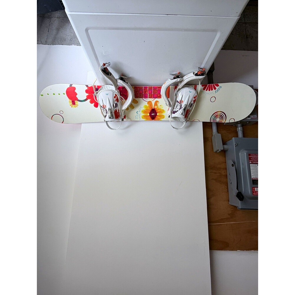 Roxy Women’s All-Mountain Snowboard 148cm Multicolor Floral w/ Bindings